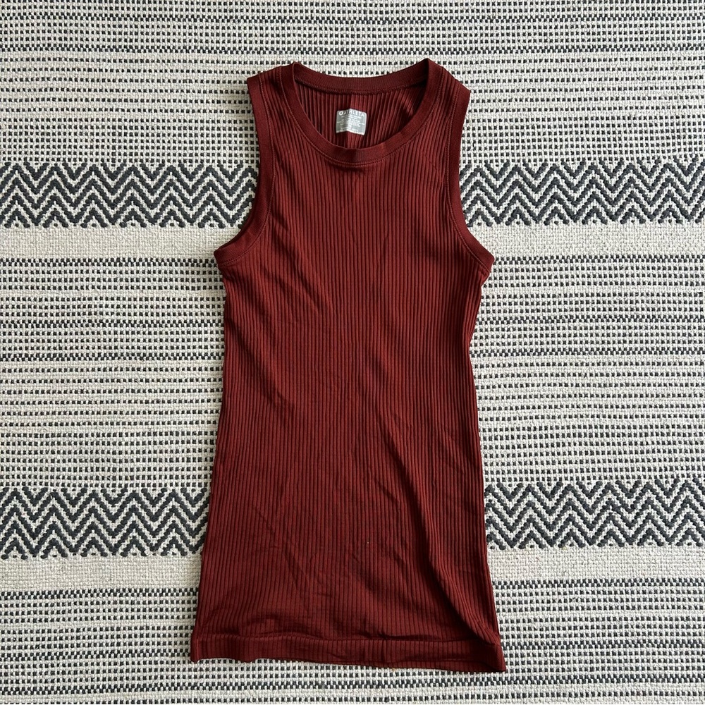 Athleta Burgundy Ribbed Tank Top
